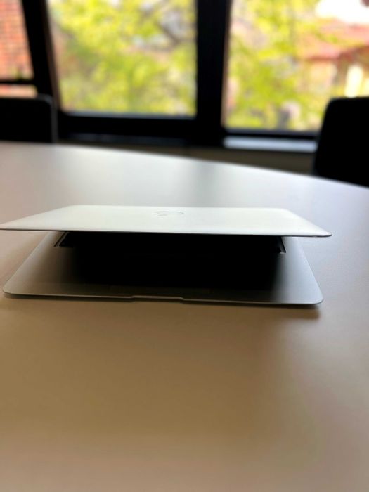 Macbook Air 2017, procesor i5 - stare foarte buna Bucuresti