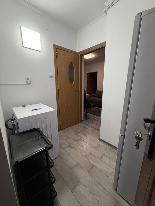 Proprietar, închiriez apartament pe termen lung.