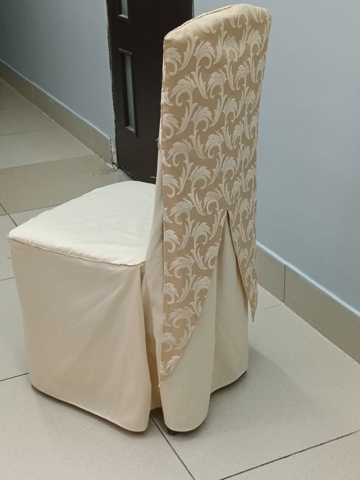 Продам стулья с чехлом