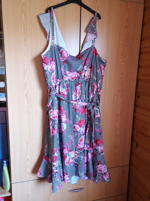 Дамска рокля голям размер