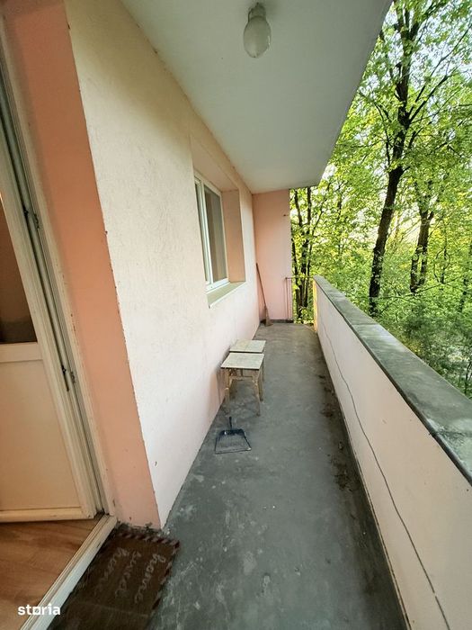 Inchiriez apartament cu 2 camere, decomandat, la doar 5 minute de UMF