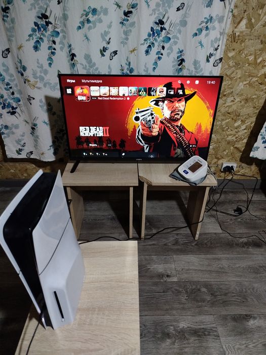Продам PS5 Slim срочно
