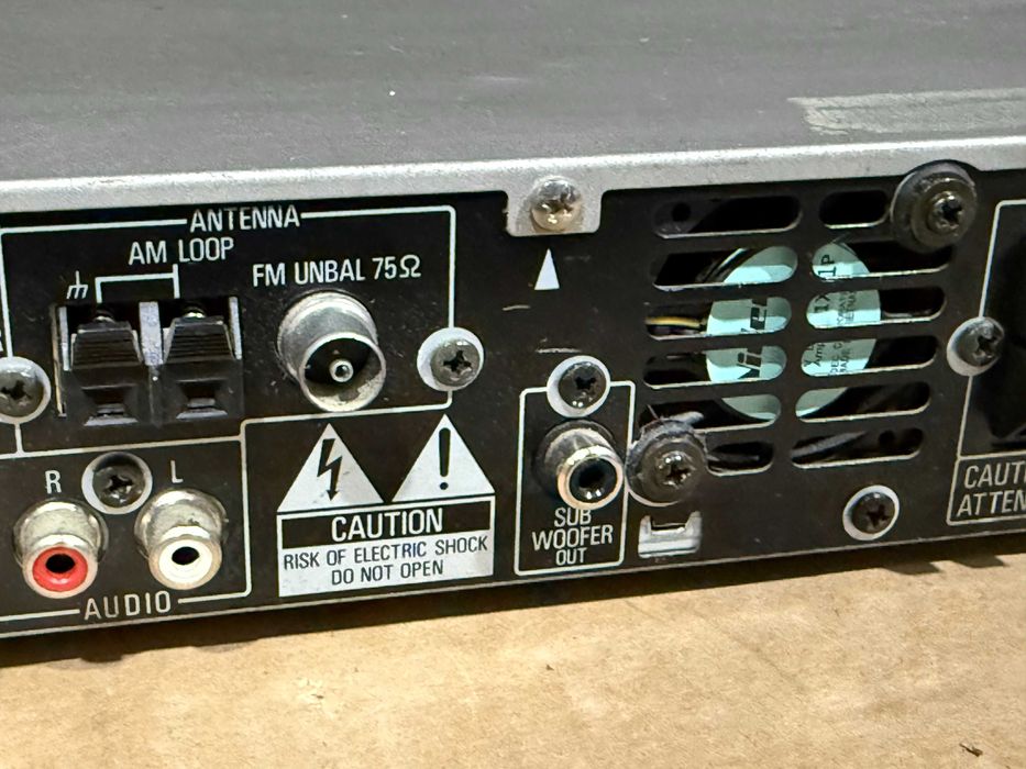 Ресийвър Pioneer VSX-C300 с дистанционно и колони