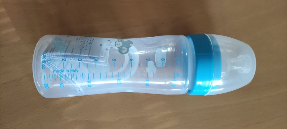 Chicco бебешко шише силикон Blue Rainbow 250 мл 2м+