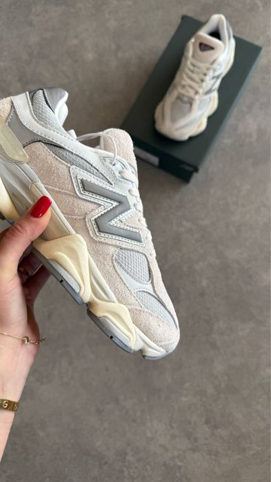 New Balance 9060 - LNG Collection