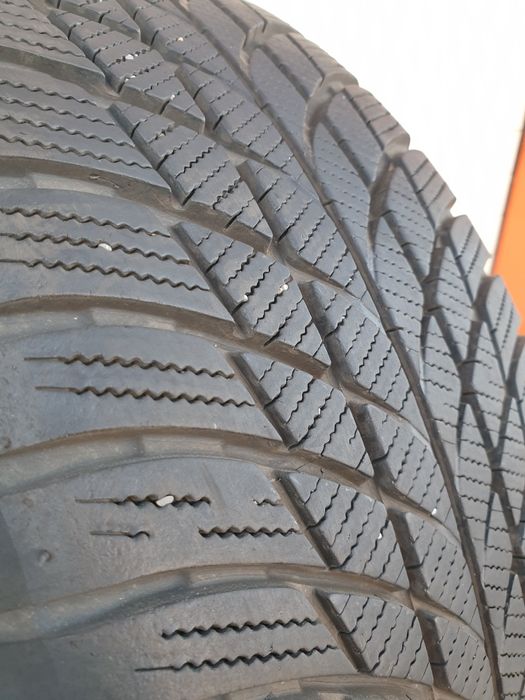 Зимни гуми 4 броя BRIDGESTONE DriverGuardWinter 205 55 R16 дот 3718