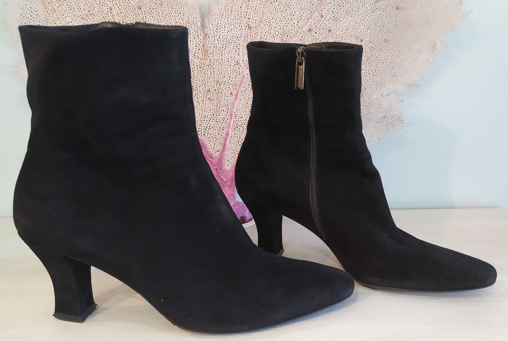 THIERRY RABOTIN черни велурени боти №40