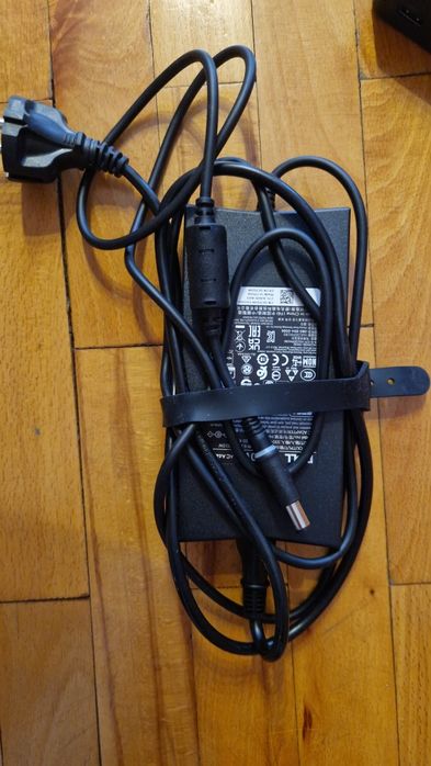 Продавам докинг станция Dell Universal Dock UD22