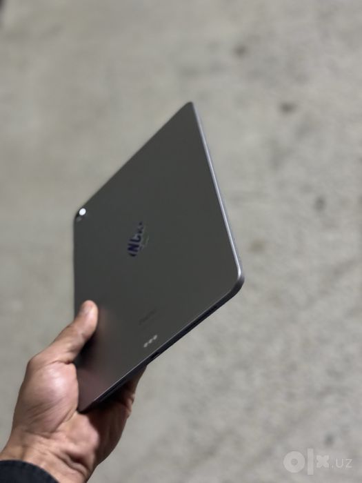 iPad Air 11” M2 — 256GB Wi-Fi