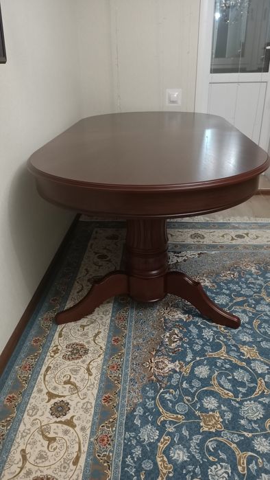 Стол для гостиной