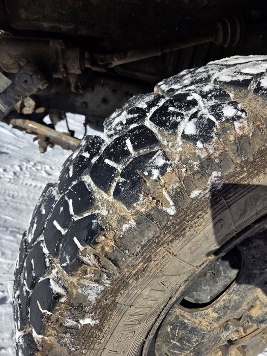 Резина R20 9.00 2  штук