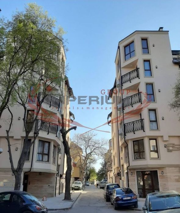 Дава се под наем Тристаен апартамент в Варна, Колхозен пазар - 80 кв.м за 765 € - Снимка #11