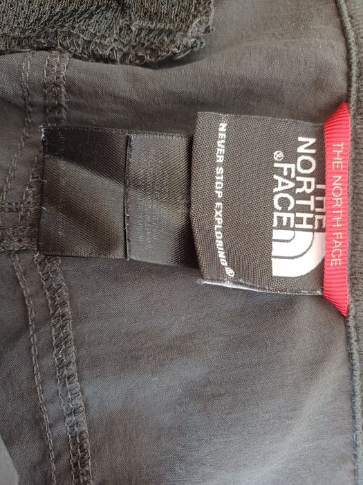 Pantaloni și geaca de munte The  North Face și  Salewa