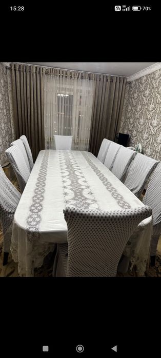 Продаются срочно комплект стол со стульями на 12 персон.