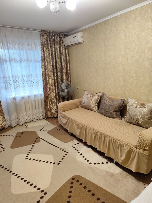 Посуточно 1 комн. кв. в 6 мкр-не