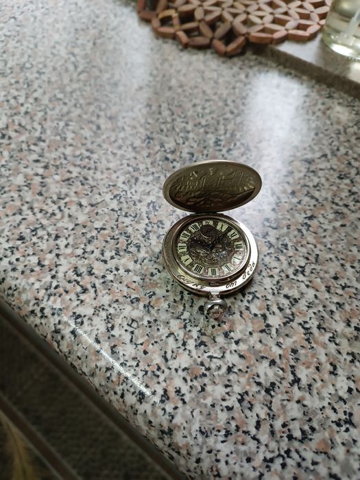 Продам часы механические