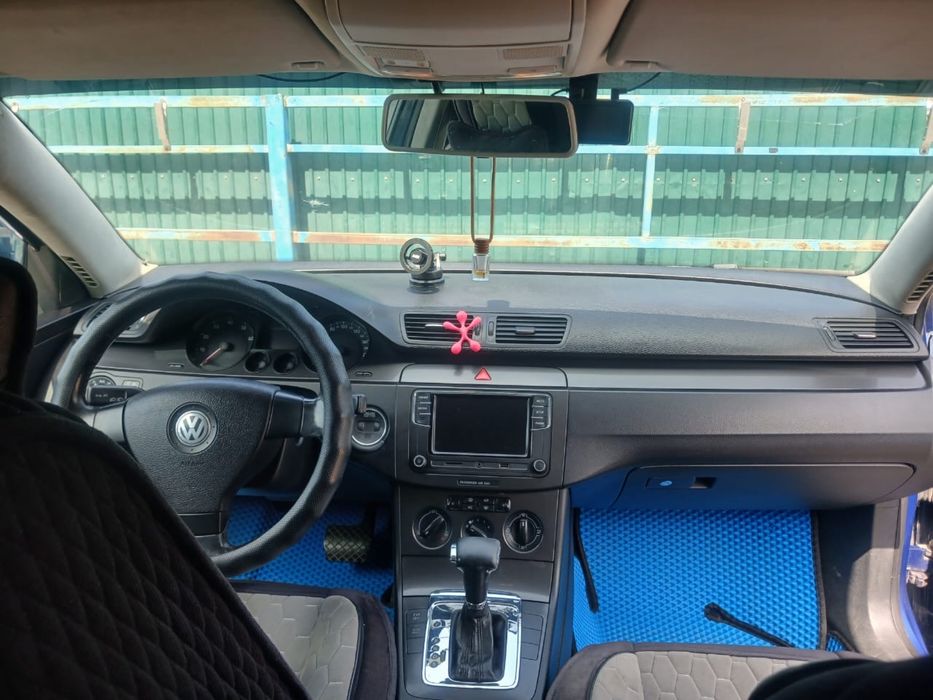 Продам машину volkswagen m6