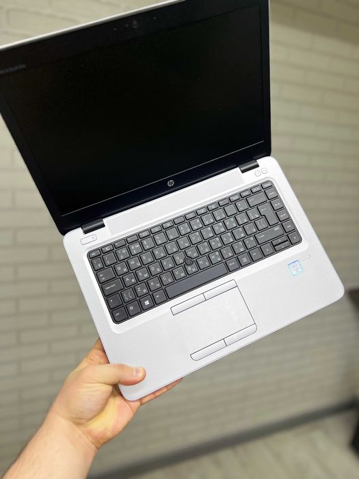 Отличный ультрабук Hp Elitebook с док станцией в комплекте