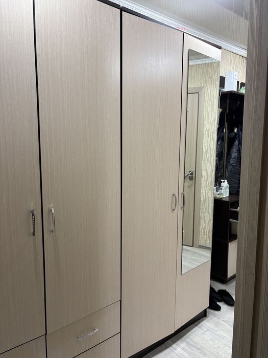 Продам Шкафы 3 штуки