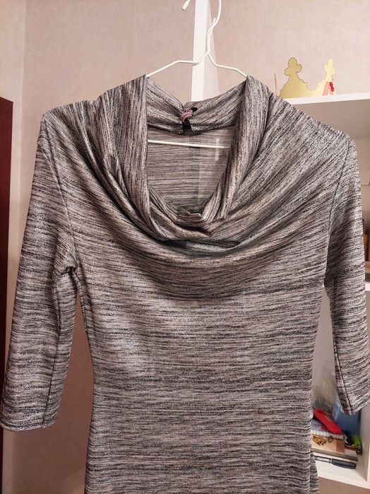 Дамска сребриста рокля по тялото с гръцко деколте FIGA размер S