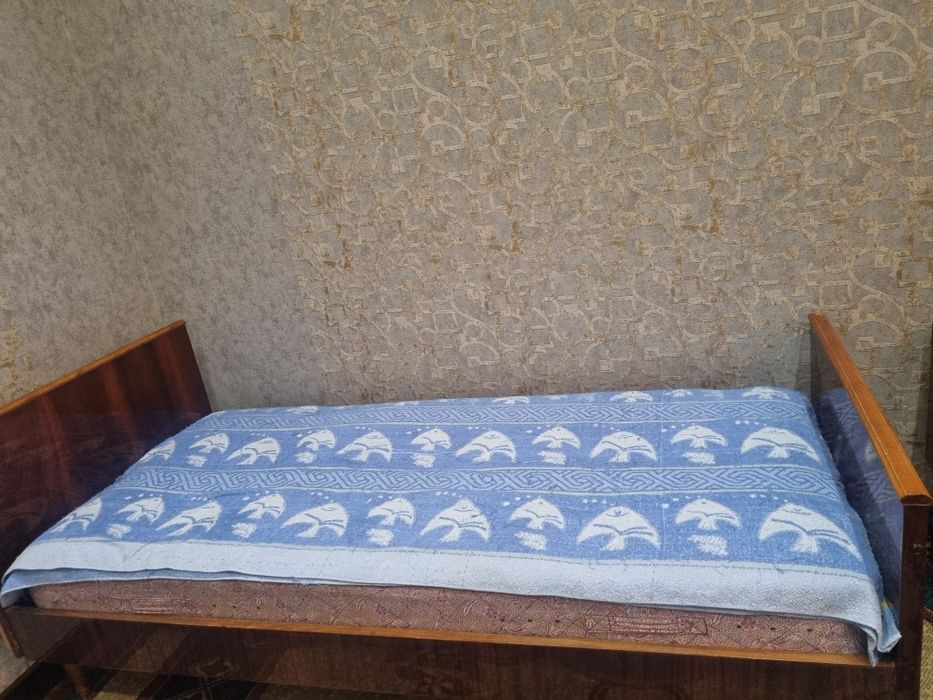 Продаю кровать б.у.