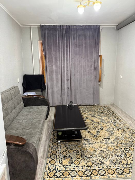 1 xona sotiladi srochna