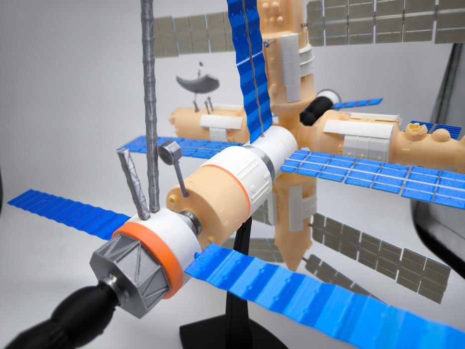 Мир, сборная модель космический станции