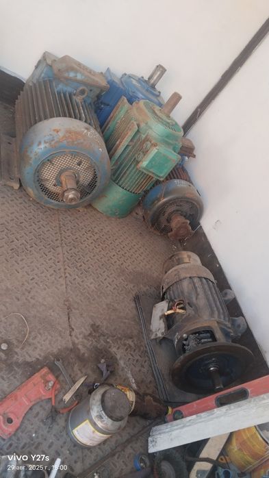 Двигатели крановые разные