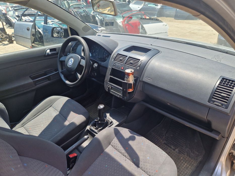 Фолксваген Поло 1.2i 12v (на части)