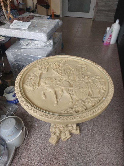 Уникат!!! 2бр. красиви масички с фигури