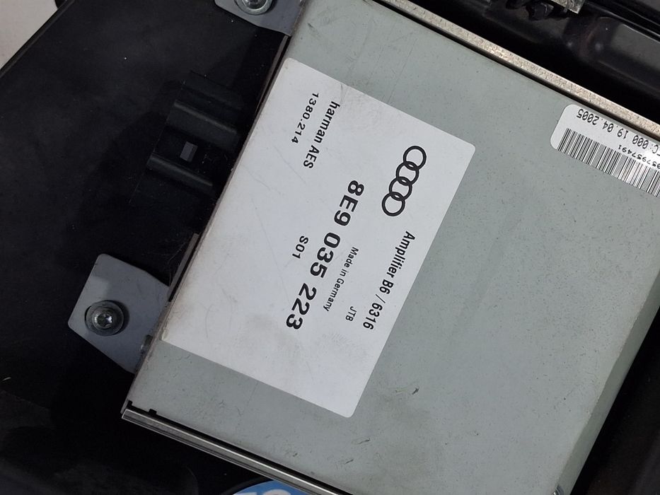 Tub bass subwoofer Audi a4 b7 2005