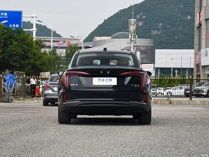 HongQi EQM-5 uchun orqa bamper | Задний бампер на HongQi EQM-5
