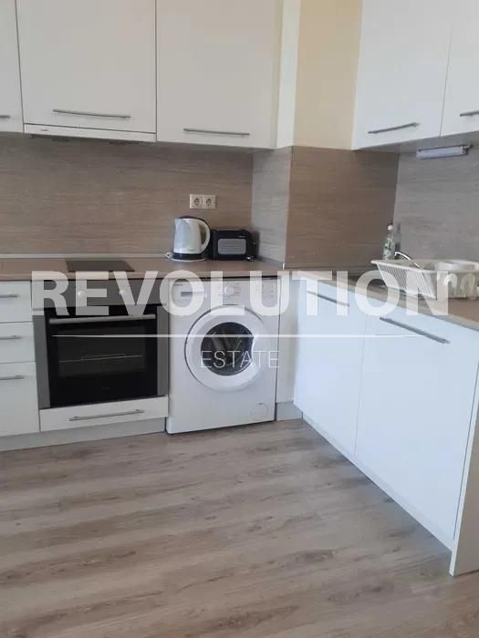 Дава се под наем Двустаен апартамент в Варна, Аспарухово - 80 кв.м за 600 € - Снимка #1