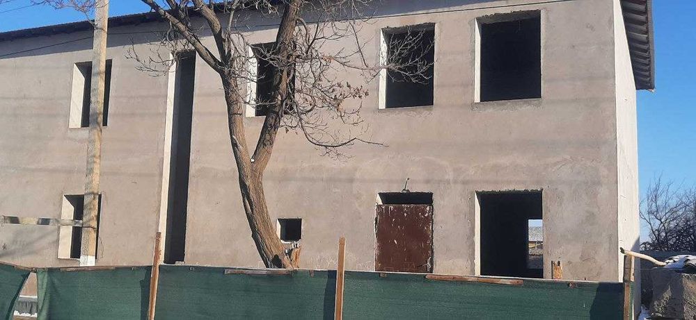 Urganch tumanida 2  QAVATLI UY SOTILADI
