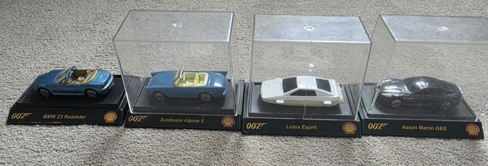 4 Masinute din colectia 007' James Bond mini 1:36