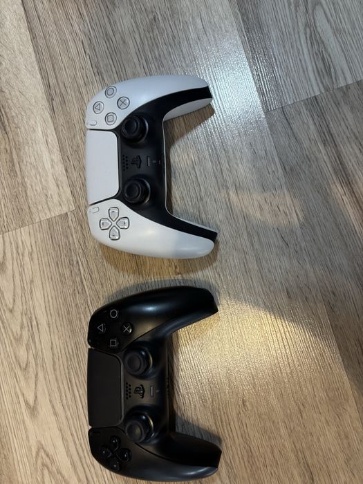 Playstation 5, 2 controllere, 825gb + jocuri bonus