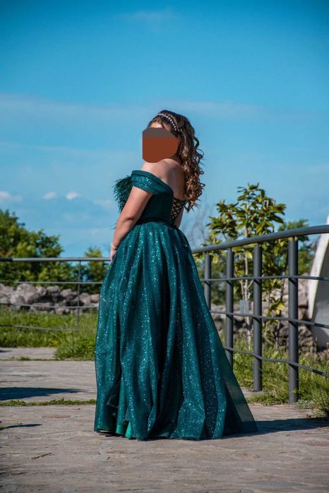 Абитуриентска рокля