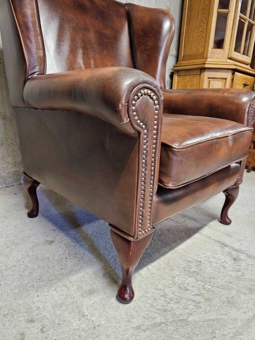 Кресло в стил Честърфийлд (естествена кожа)