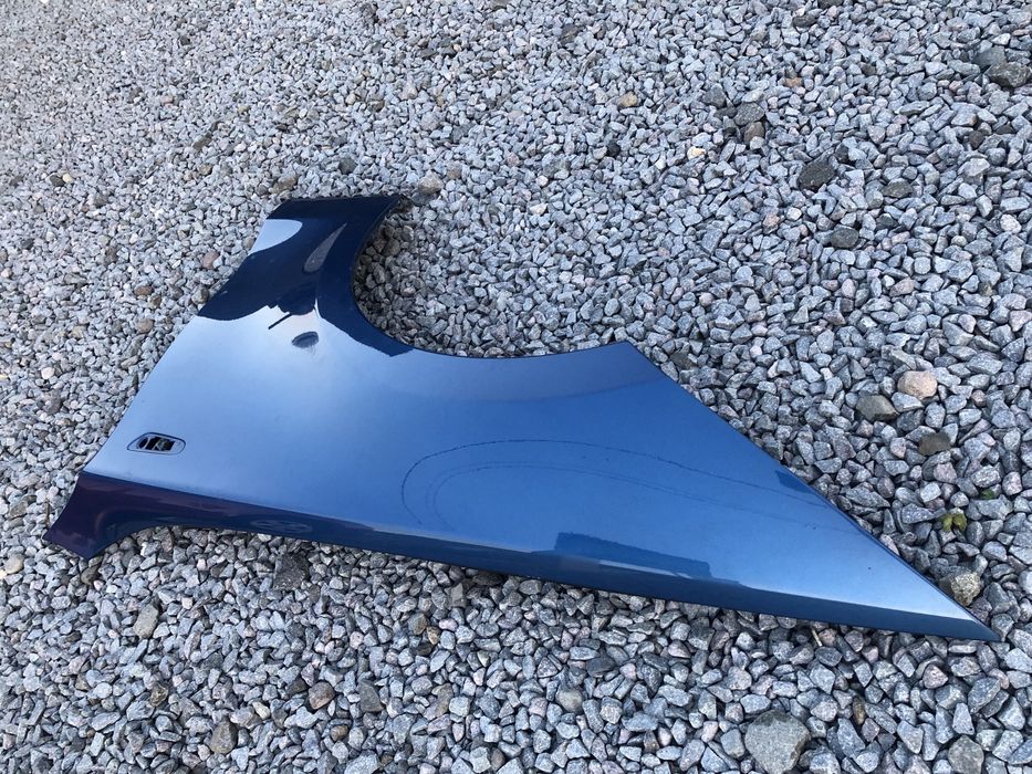 Aripa stanga fata BMW seria 1 E87 E88 E82 originala albastru