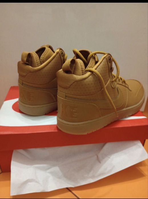 Sneakersi nike (MID)