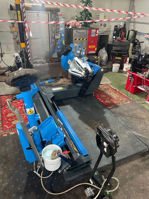 Vand aparat dejantat camioane cel mai mare de pe piata