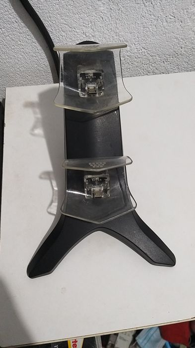 Dock de incarcare Playstation 4 / 2 manete