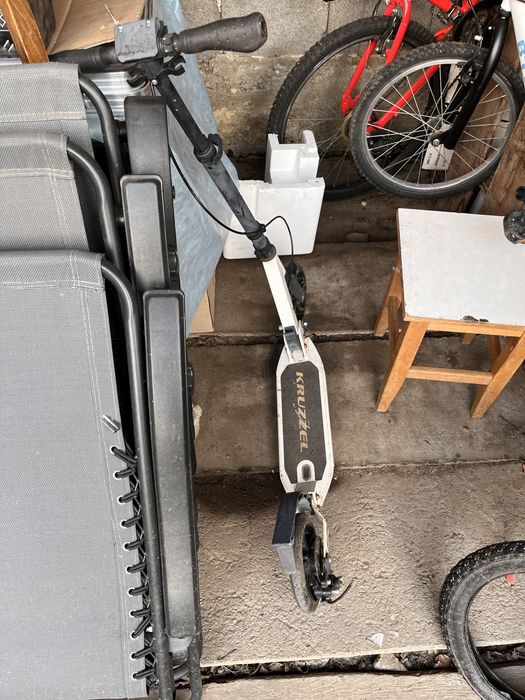 Vand trotineta cu suspensi