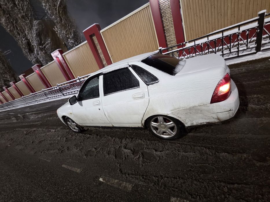 Приора/ ваз / автомобиль