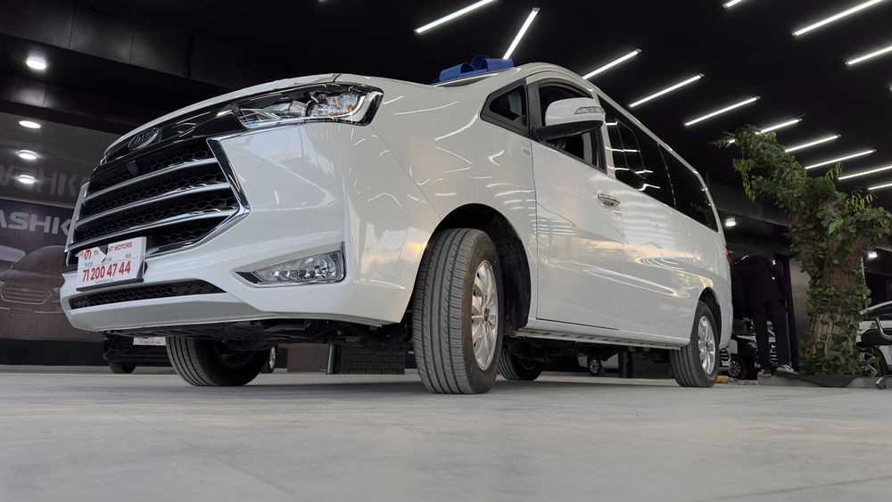 JAC M4 микроавтобуси