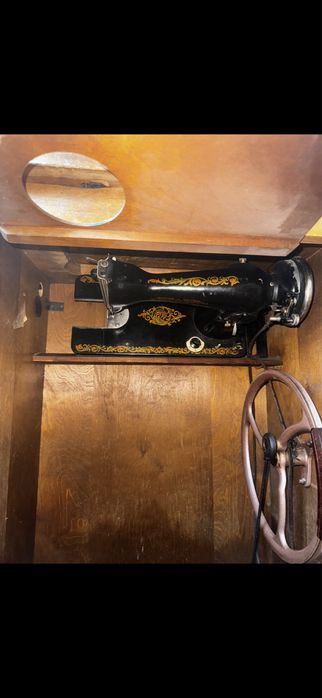Швнйная машина продам