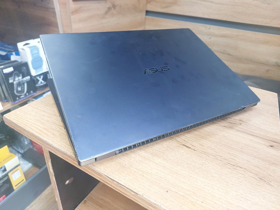 Asus ExpertBook i3 10-avlod