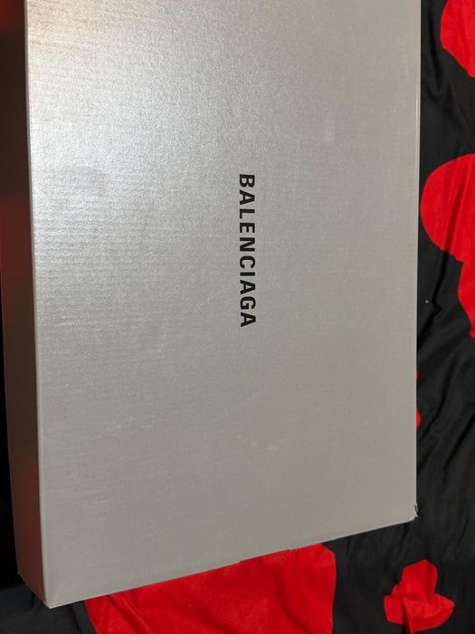 Balenciaga triple s full box