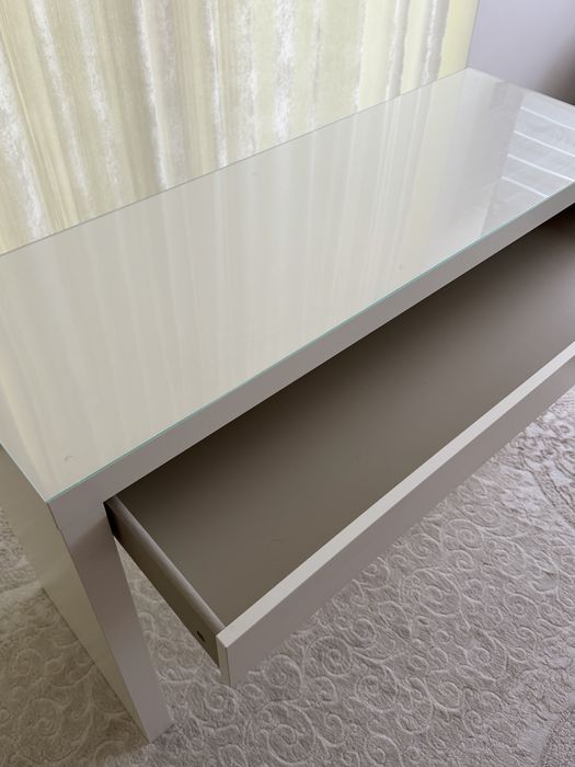 Ikea тоалетна маса “MALM”