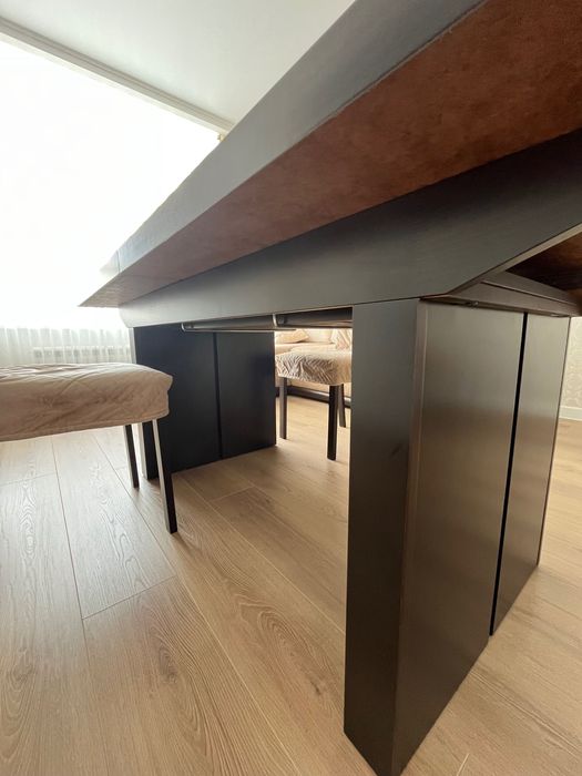 Продам стол и 6 стульев б/у